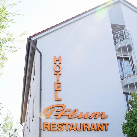 Hotel Pflum Mit Gaestehaus Нюртинген Екстериор снимка